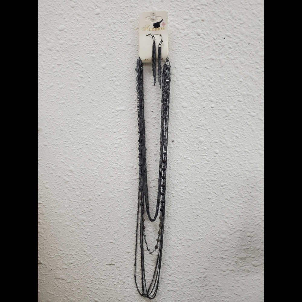 📿 Dark Grey Necklace with Matching Earrings 🖤